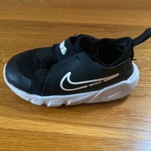 Nike Flex runner 2 toddler size 8C